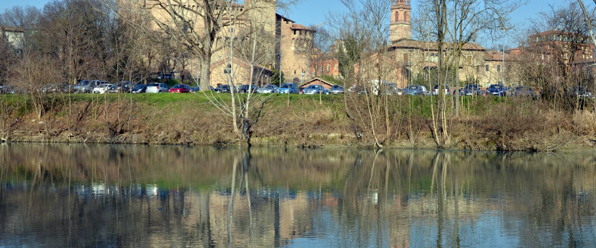 La Rocca Di Vignola riflessa nel fiume Panaro photo by Franco baldaccini